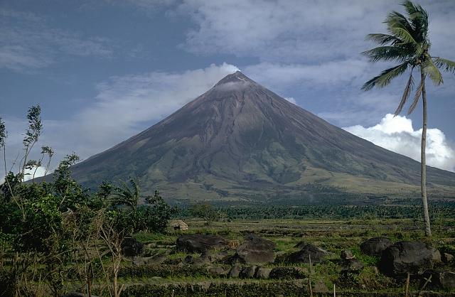 Вулкан Майон.
